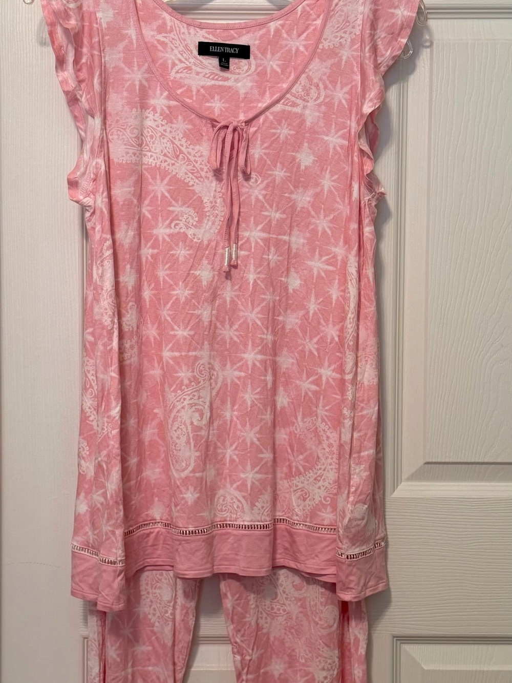 Ellen Tracy 2-Piece Flutter Sleeve Pajama Set Pink White Paisley Starburst ~L